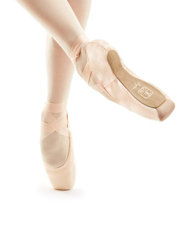 Gaynor Minden Lyra Classic Fit Pointe Shoe Supple Shank Deep Vamp
